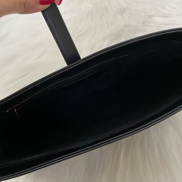 Saint Laurent Black HOBO BAG IN SMOOTH LEATHER - Picture 10 of 12